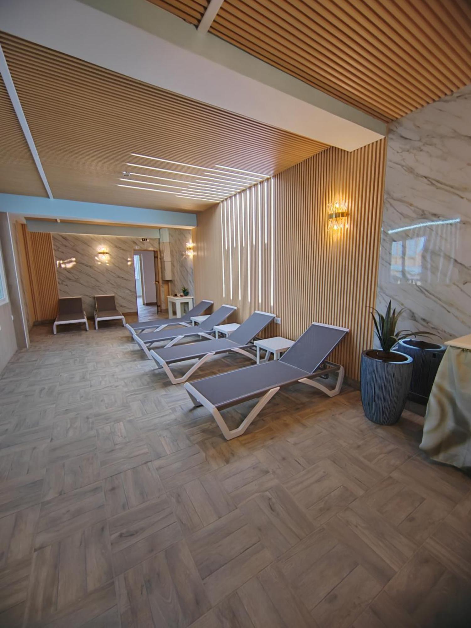 Hotel Mio City Kula Buitenkant foto