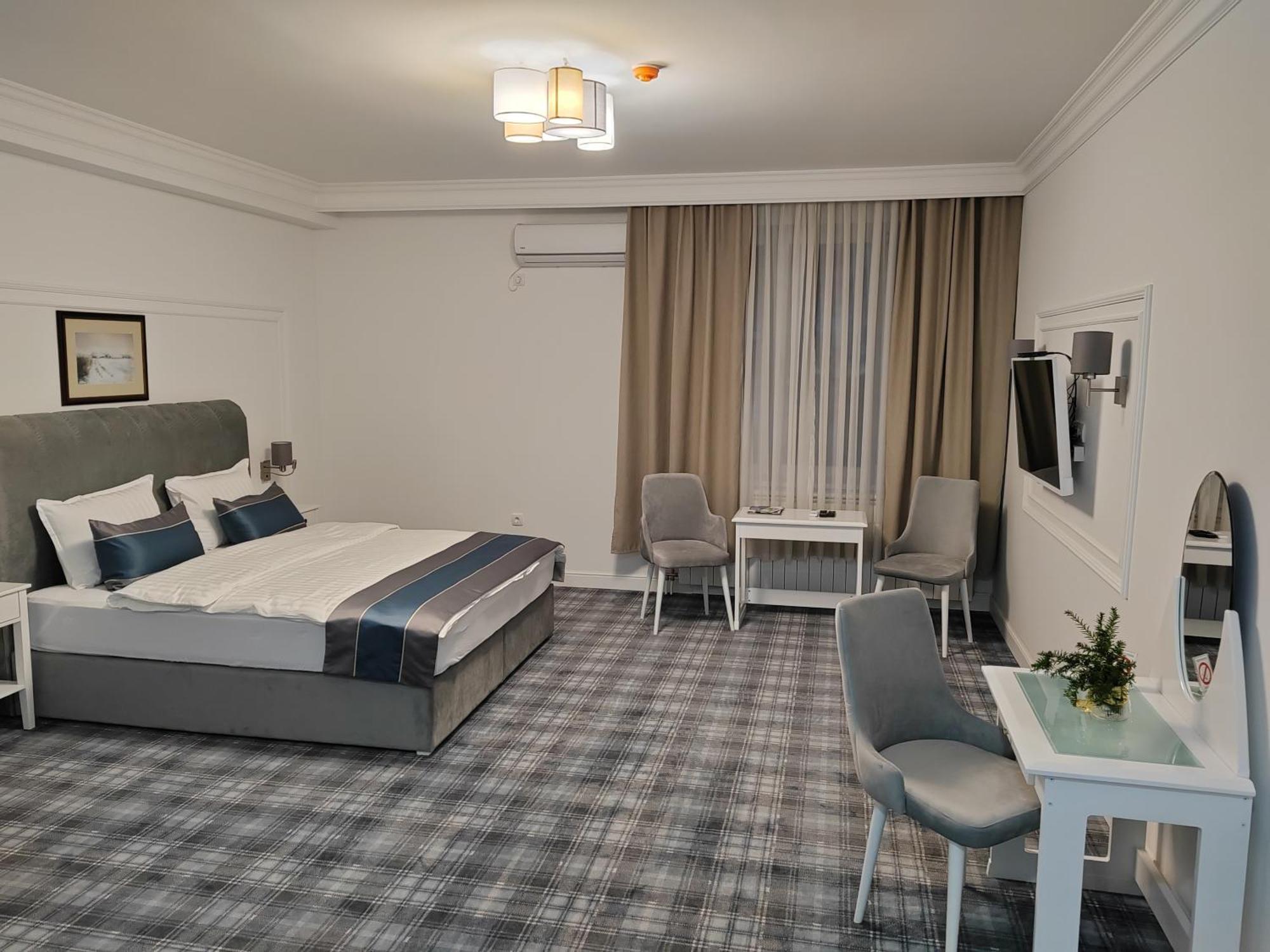 Hotel Mio City Kula Buitenkant foto