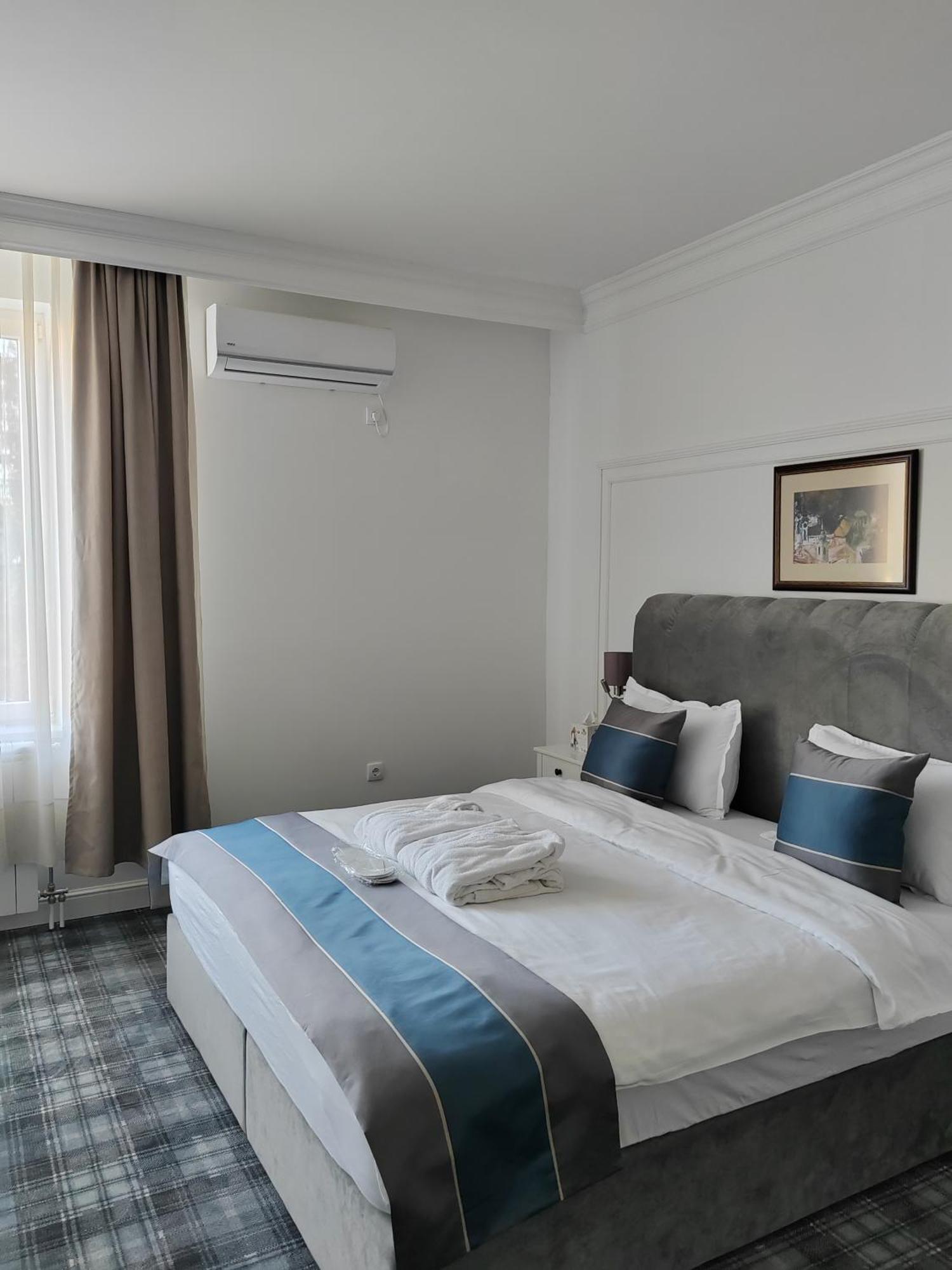 Hotel Mio City Kula Buitenkant foto